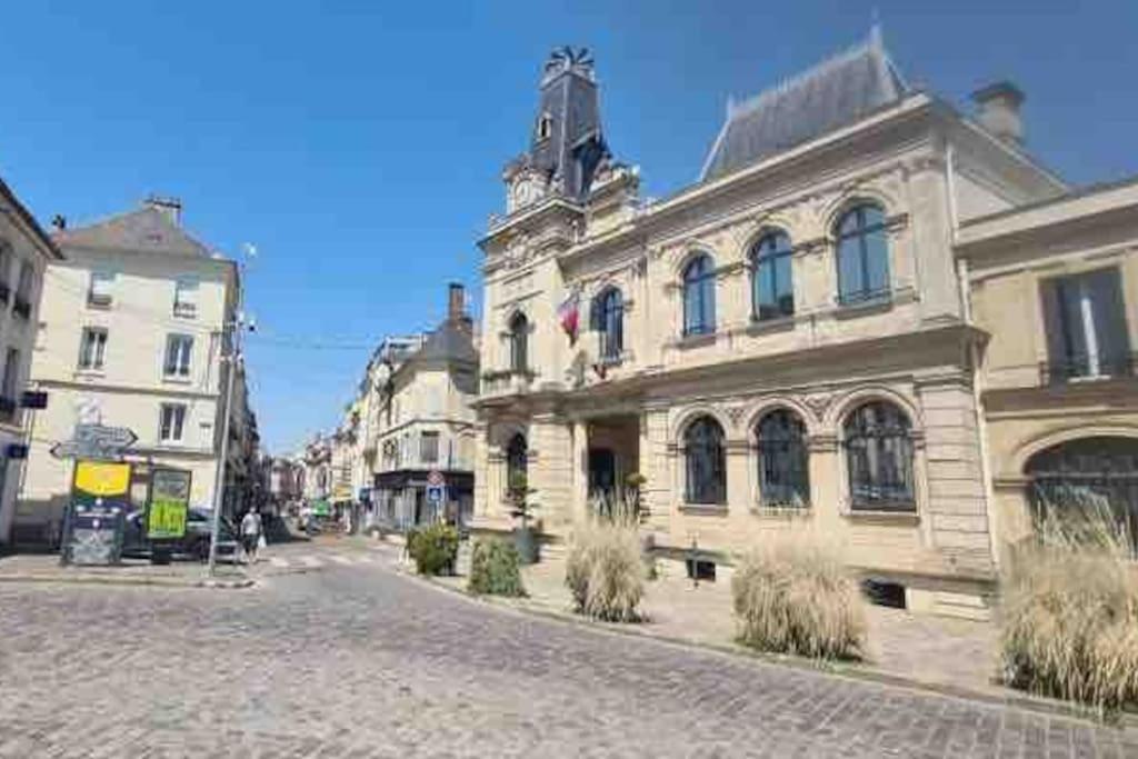 Le Petit Nid A 2 Min Gare / Centre Meulan Apartment Luaran gambar
